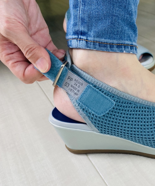 fitfit　しなやかウェッジニットサンダル