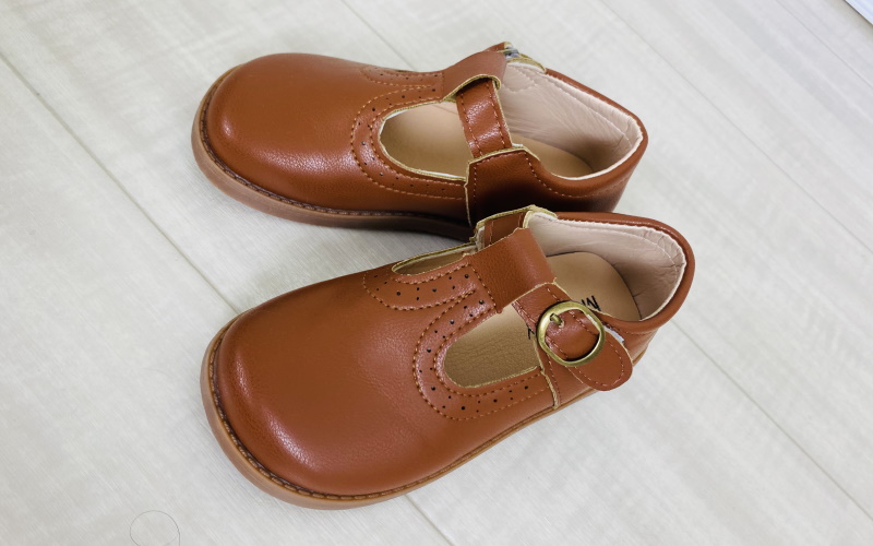 Girls メアリージェネス バックル