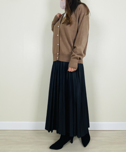 DoCLASSE　総針編み・パールボタンカーディガン　8,789円（税込）