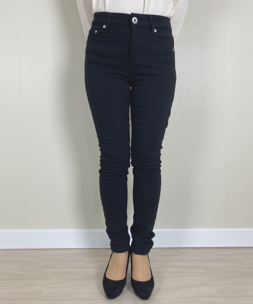 Newlyme 極温!!裏起毛ストレッチスキニーパンツ ¥2,990(税込)