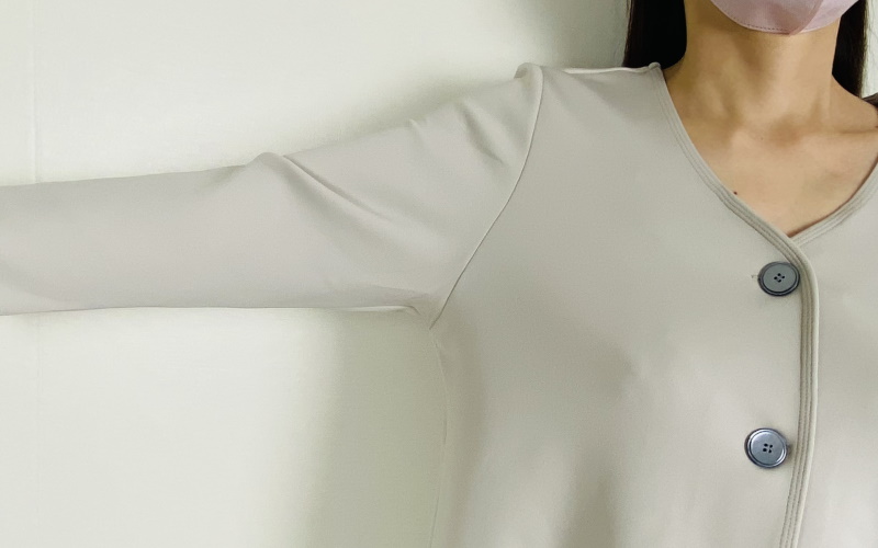 DoCLASSE　ダブル編みジャージー・カーデ＆ジレセット　9,889円（税込）