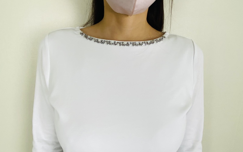 ビジューボートネック／7分袖・ドゥクラッセT　5,489円（税込）