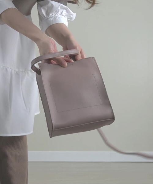 Newlyme スクエアミニショルダーバッグ ¥2,490（税込）