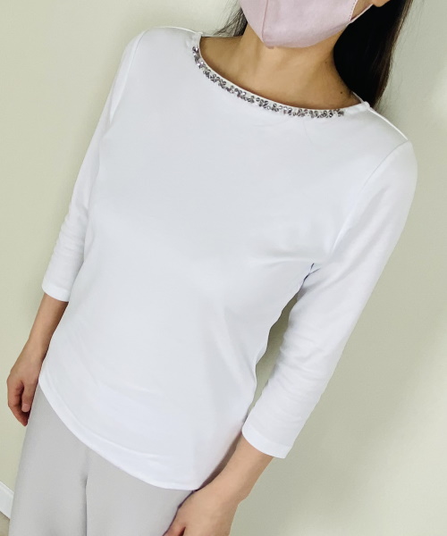 ビジューボートネック／7分袖・ドゥクラッセT　5,489円（税込）