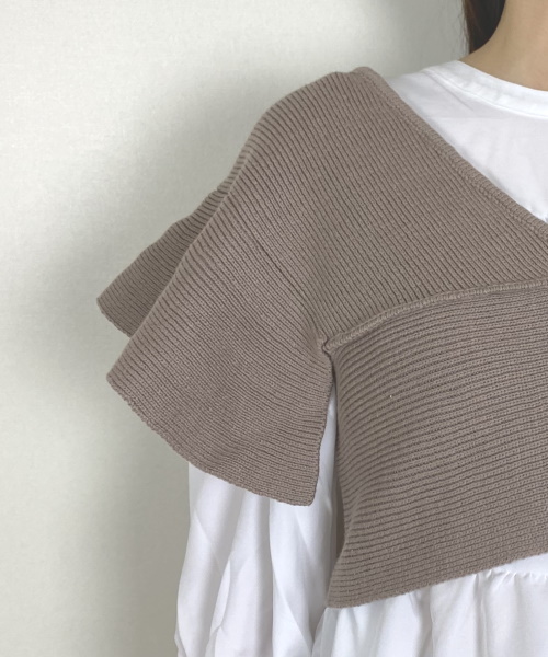 Newlyme 2WAYレースアップフリルビスチェ【ニット】 ¥3,990(税込)