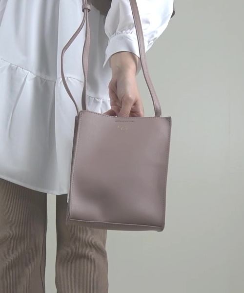 Newlyme スクエアミニショルダーバッグ ¥2,490（税込）