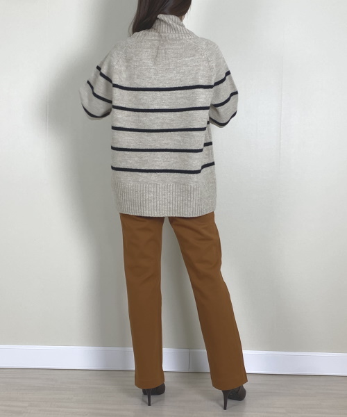 DoCLASSE　ウール混フラッフィー・タートルネック 8,789円（税込）