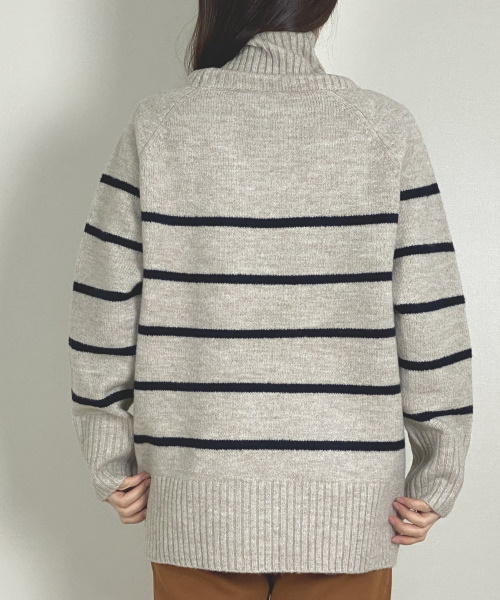 DoCLASSE　ウール混フラッフィー・タートルネック 8,789円（税込）