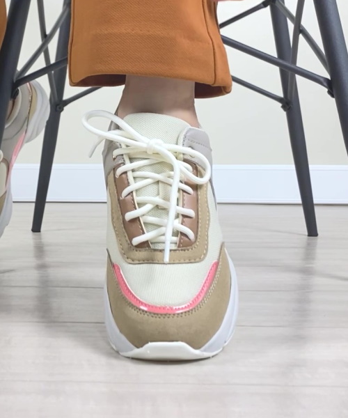 DoCLASSE　Nukle・ソコ暖スニーカー 14,190円（税込）