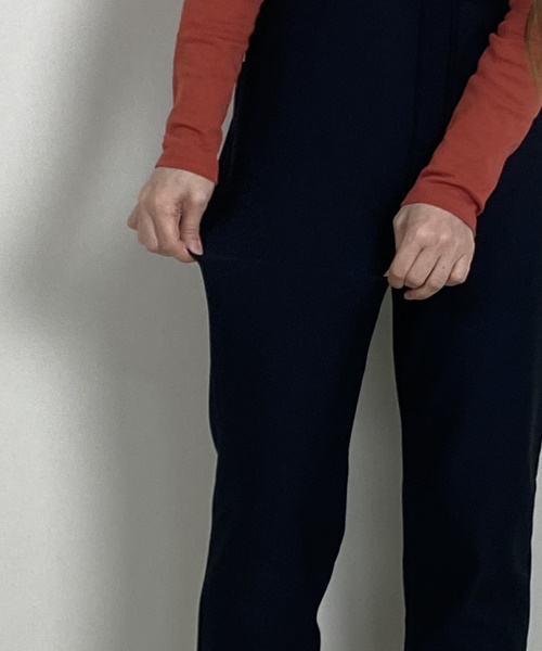 DoCLASSE　楽暖ベロア・スリムパンツ／72cm 5,489円（税込）