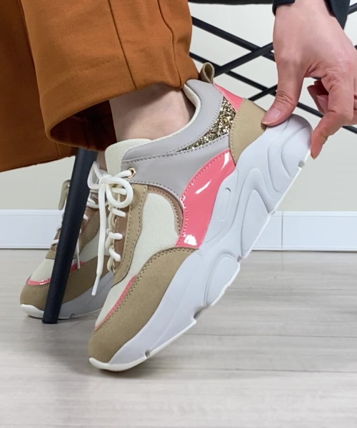 DoCLASSE　Nukle・ソコ暖スニーカー 14,190円（税込）