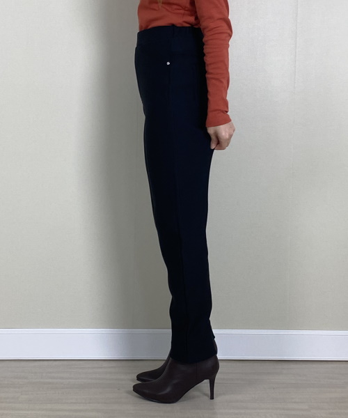 DoCLASSE　楽暖ベロア・スリムパンツ／72cm 5,489円（税込）