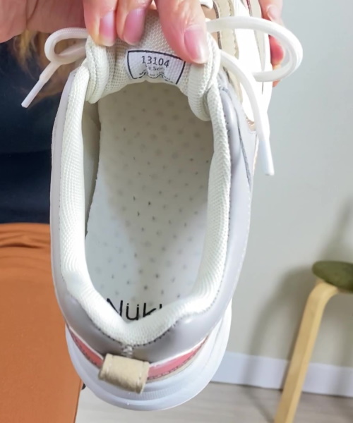 DoCLASSE　Nukle・ソコ暖スニーカー 14,190円（税込）