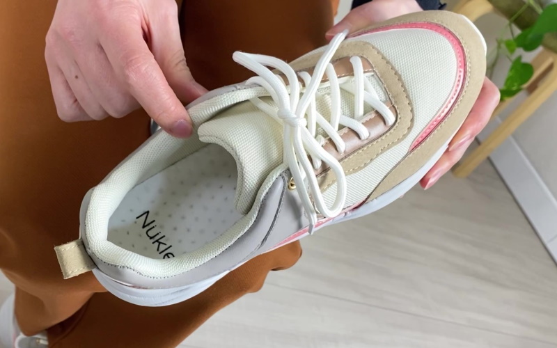 DoCLASSE　Nukle・ソコ暖スニーカー 14,190円（税込）