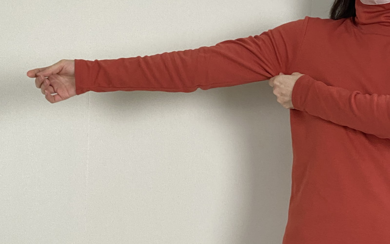 DoCLASSE　超長綿タートルネック／無地 4,389円（税込）