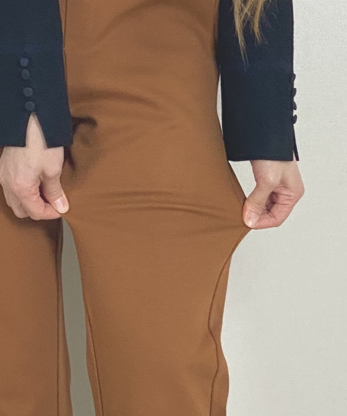 DoCLASSE　プレミアサーモ・サイドラインストレート68cm 5,489円（税込）