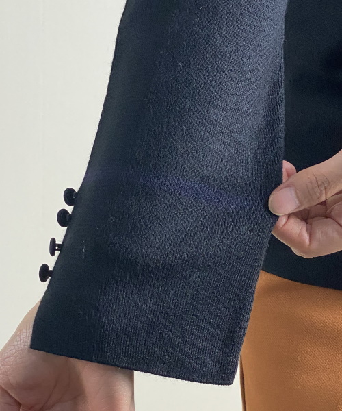 DoCLASSE　総針ニット・エッセンシャルハイネック 4,389（税込）