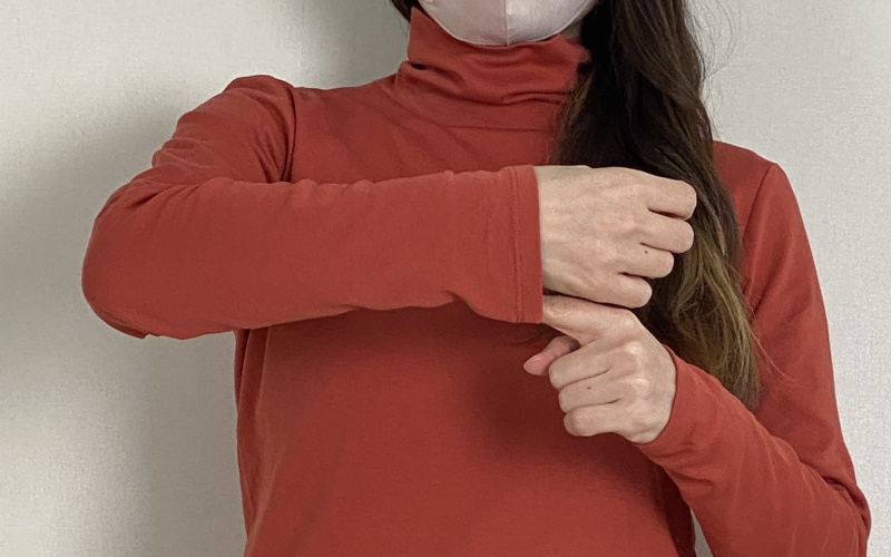 DoCLASSE　超長綿タートルネック／無地 4,389円（税込）