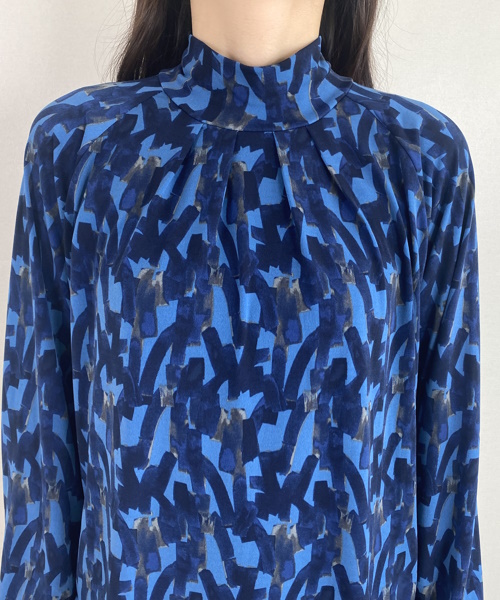 DoCLASSE　トラベルジャージー・タックハイネック