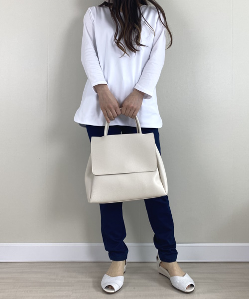 DoCLASSE　Vネックシャツテール／長袖・ドゥクラッセTシャツ