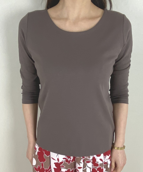 DoCLASSE　ジュエルネック／７分袖・ドゥクラッセTシャツ　3,289円（税込）