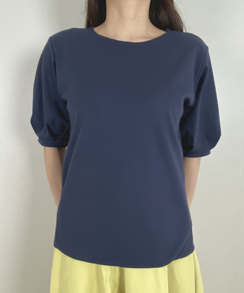 DoCLASSE　クルーネック／パフ半袖・ドゥクラッセTシャツ　4,389円（税込）