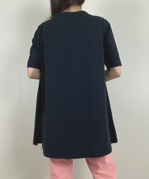 DoCLASSE　スカラップ／ラウンドフレア５分袖・ドゥクラッセTシャツ　5,489円（税込）