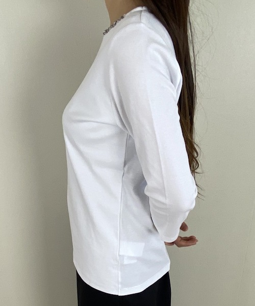 DoCLASSE　ビジューボートネック／7分袖・ドゥクラッセT　6,589円（税込）