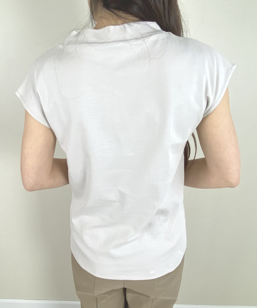 DoCLASSE　プチハイネック／フレンチ袖・ドゥクラッセTシャツ　3,289円（税込）