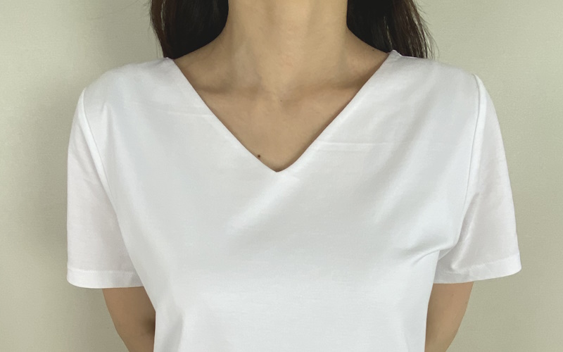 DoCLASSE　Vネック／半袖・ドゥクラッセTファイン　3,289円（税込）