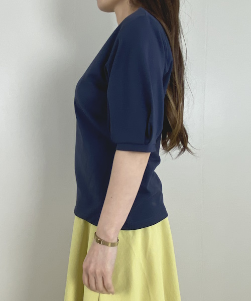 DoCLASSE　クルーネック／パフ半袖・ドゥクラッセTシャツ　4,389円（税込）