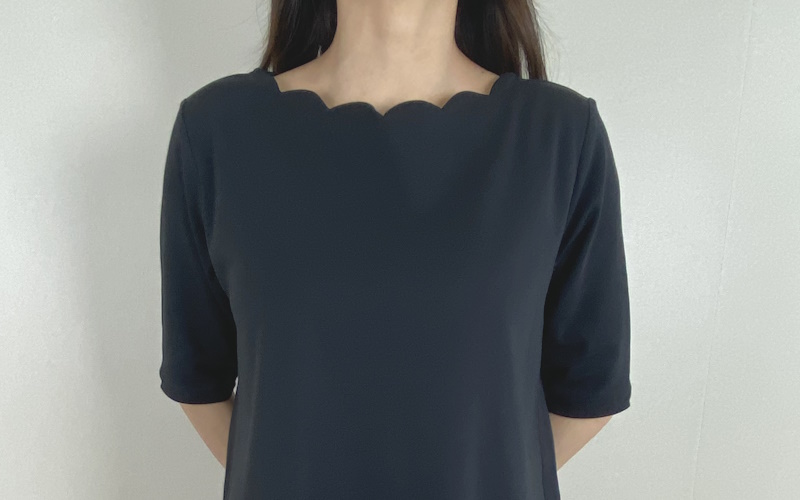 DoCLASSE　スカラップ／ラウンドフレア５分袖・ドゥクラッセTシャツ　5,489円（税込）