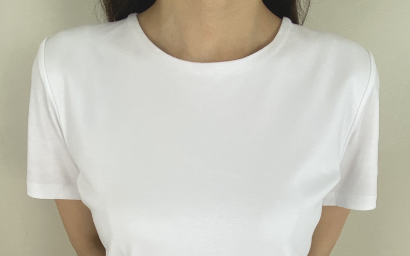 DoCLASSE　Vネック／半袖・ドゥクラッセTファイン　3,289円（税込）