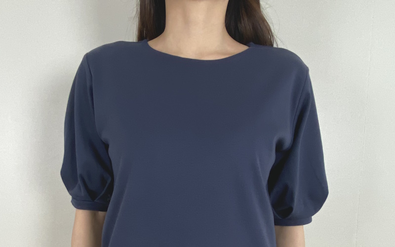 DoCLASSE　クルーネック／パフ半袖・ドゥクラッセTシャツ　4,389円（税込）