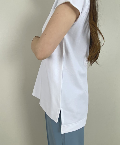 DoCLASSE　パールネック／フレンチ袖・ドゥクラッセT　4,389円（税込）