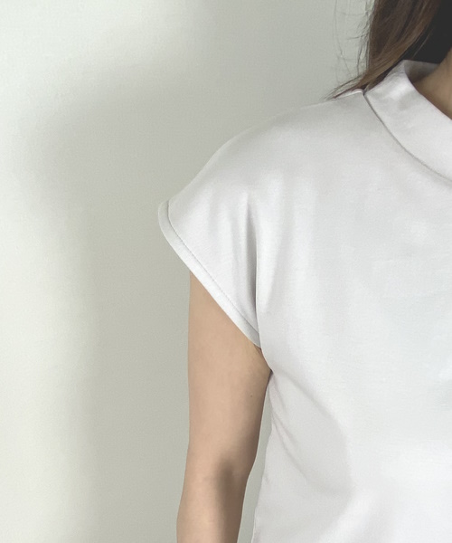 DoCLASSE　プチハイネック／フレンチ袖・ドゥクラッセTシャツ　3,289円（税込）