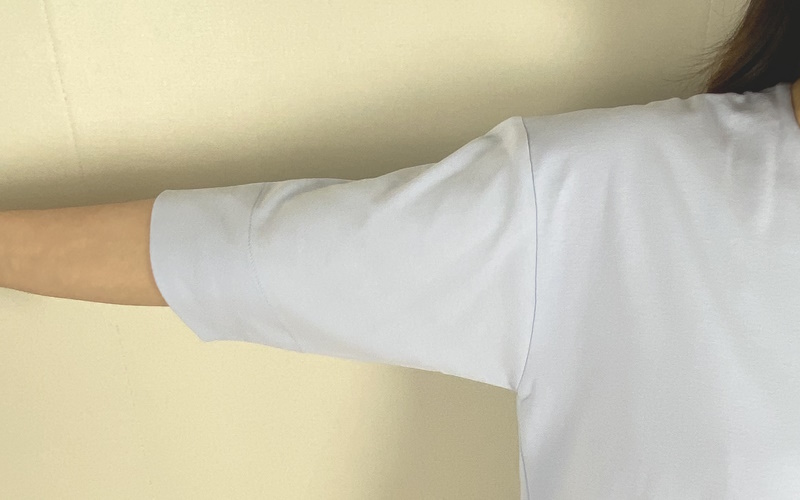 DoCLASSE　抜け感クルーネック／５分袖・DoT　4,389円（税込）