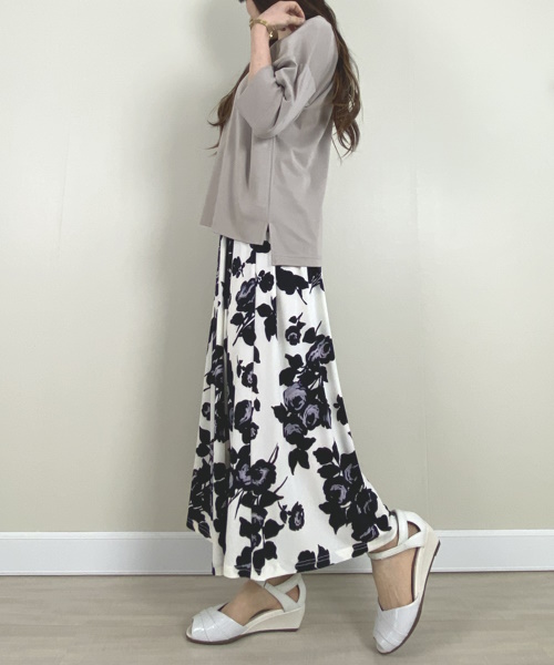 DoCLASSE　抜け感Vネック／5分袖・ドゥクラッセTシャツ　4,389円（税込）