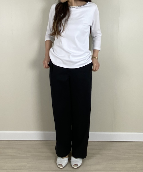 DoCLASSE　ビジューボートネック／7分袖・ドゥクラッセT　6,589円（税込）