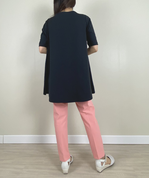 DoCLASSE　スカラップ／ラウンドフレア５分袖・ドゥクラッセTシャツ　5,489円（税込）